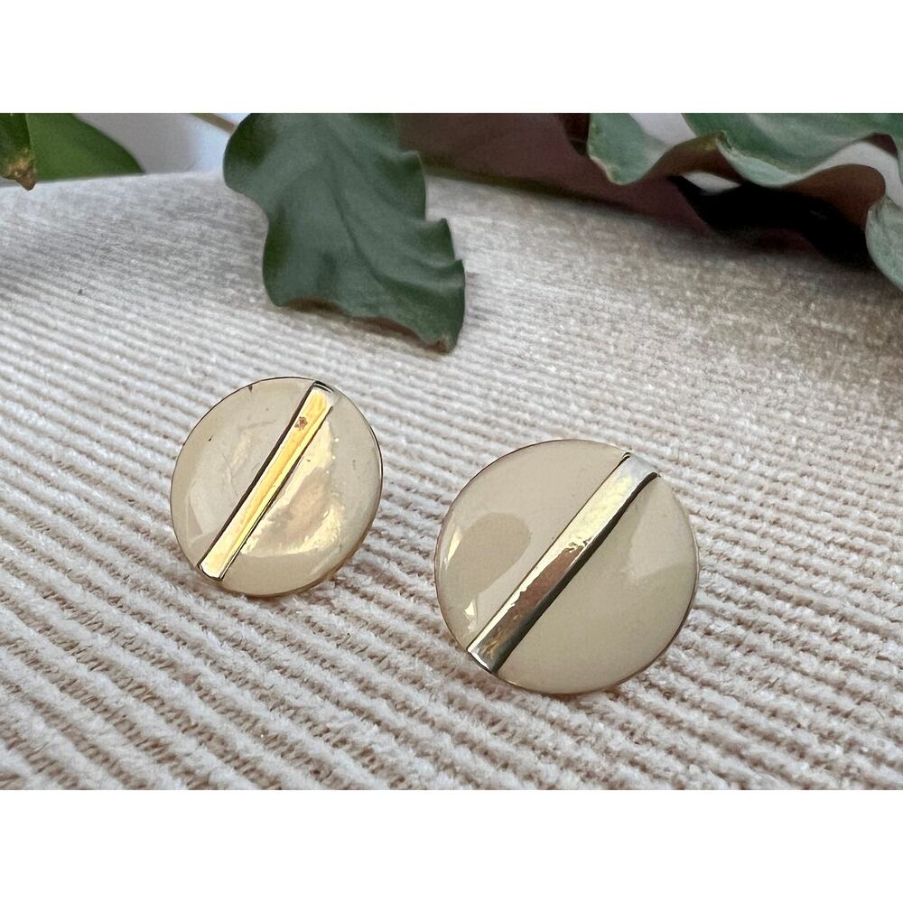 Vintage Gold & Beige Enamel Stud Earrings, Circle 90s Jewelry, Retro 80s - Picture 3 of 8